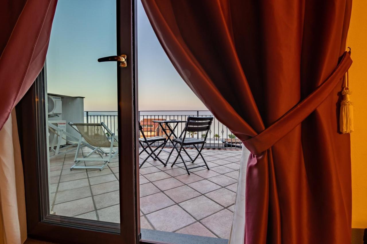 B&B Ottocento Sul Mare Nizza di Sicilia Kültér fotó
